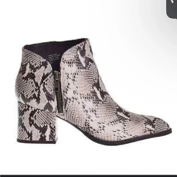 Seychelles Chaparral Leather Snake Print Side Zip Ankle Boots black cream 8.5 - Picture 2 of 12